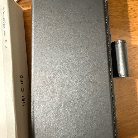 iPhone 15 Pro leather case - Picture 4 of 5